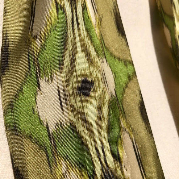 Long Green Ikat Scarf - Picture 2 of 8